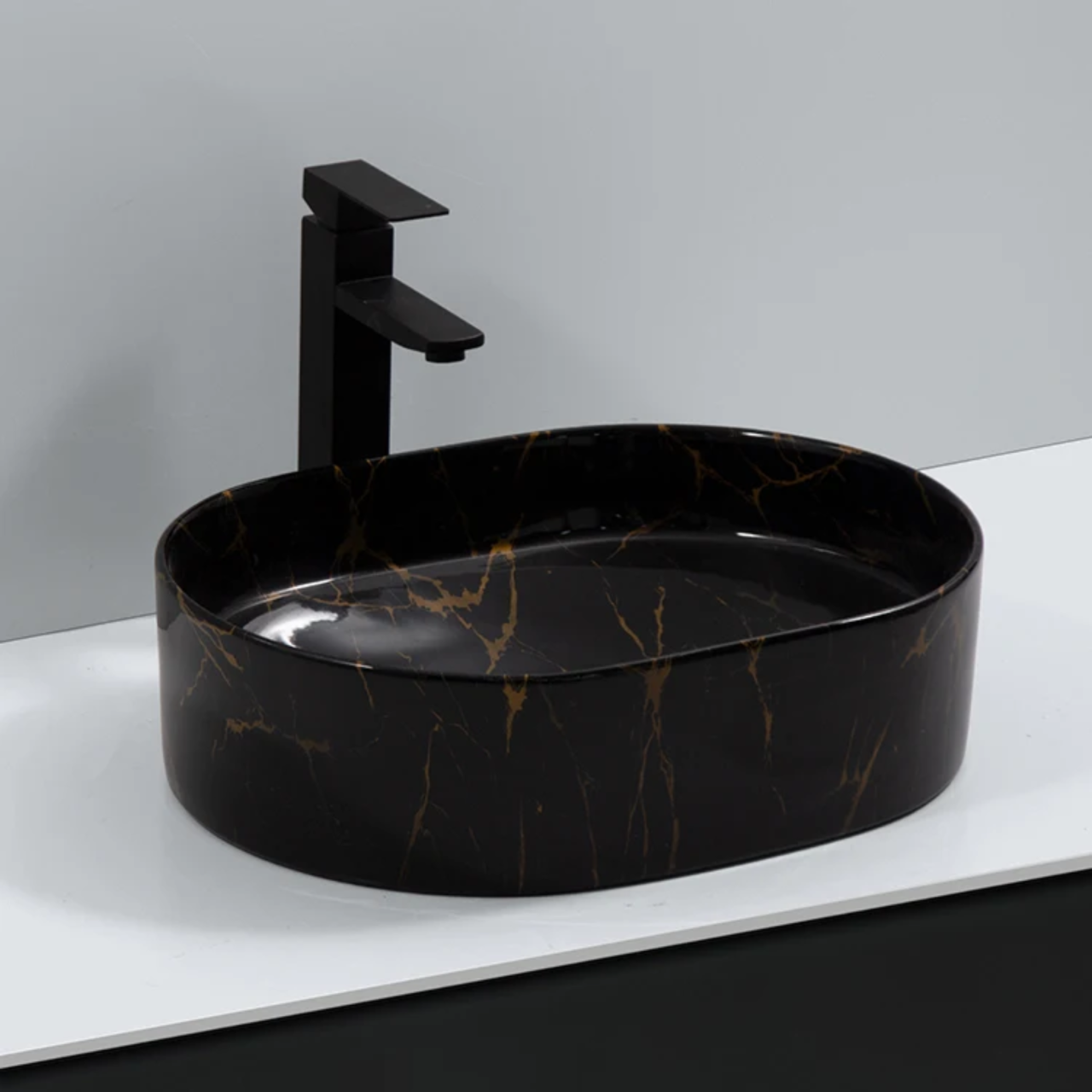 Lavoar ceramic oval pe blat BisDesign negru marmorat cu nervuri aurii 500x370x135 mm [4]