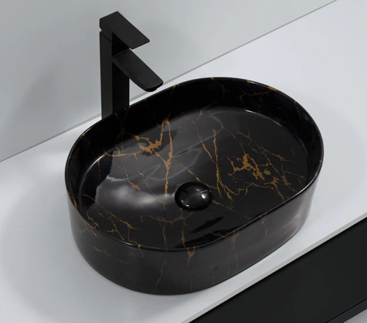 Lavoar ceramic oval pe blat BisDesign negru marmorat cu nervuri aurii 500x370x135 mm [5]