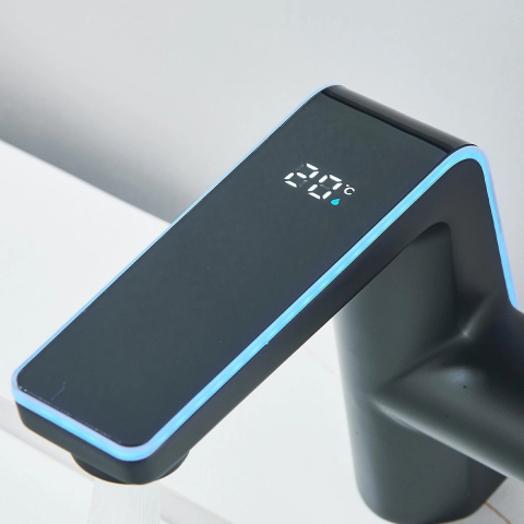 Baterie chiuvetă BisDesign negru mat cu accente aurii, display digital și LED [8]