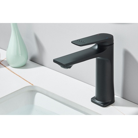 Baterie chiuvetă baie negru mat 17 cm cu design modern și pipă înclinată [2]