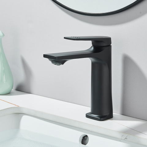 Baterie chiuvetă baie negru mat 17 cm cu design modern și pipă înclinată [3]