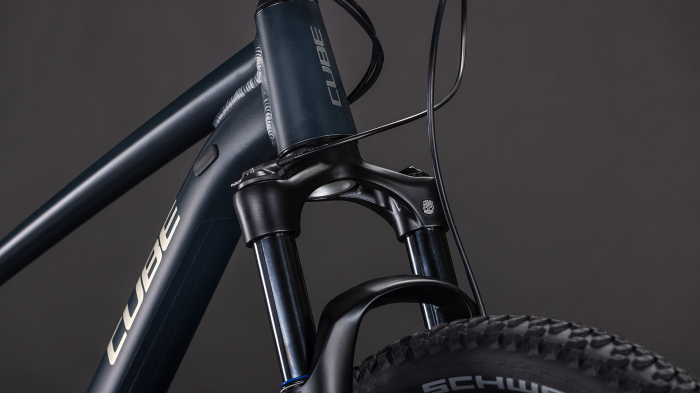 BICICLETA CUBE ATTENTION PRO NIGHT BLACK 2026 [6]