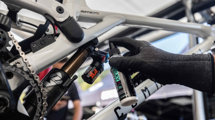 Spray Muc-Off Silky Suspension Serum 100ml [4]