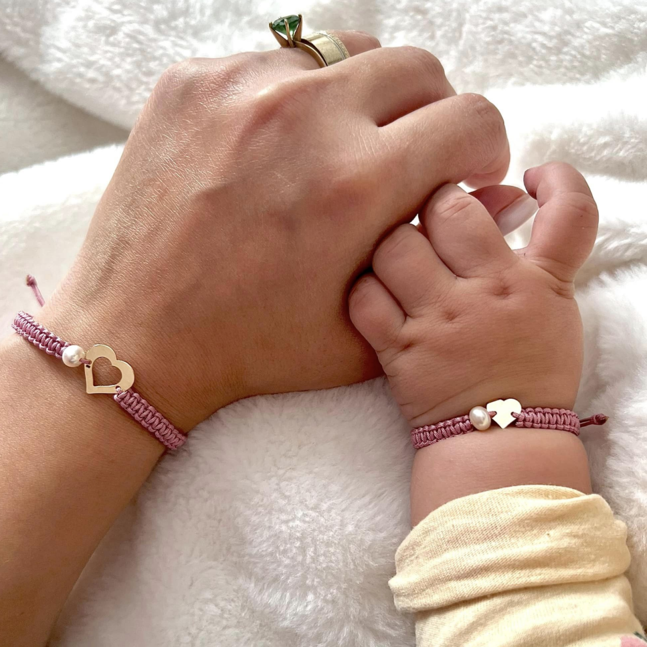 Set bratara MAMA-FIICA cu inimioare din aur 14K si 2 perlute de cultura - Set cadou [2]