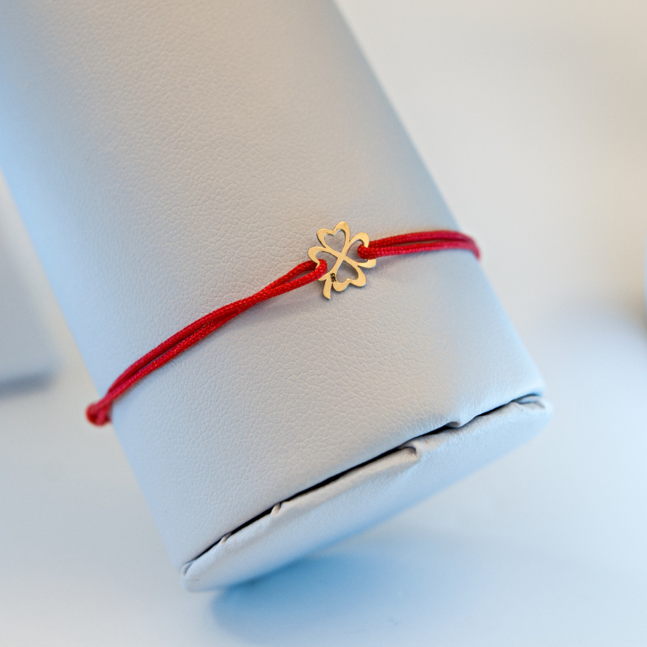 Martisor bratara cu snur Trifoi cu patru foi din aur 14K [3]
