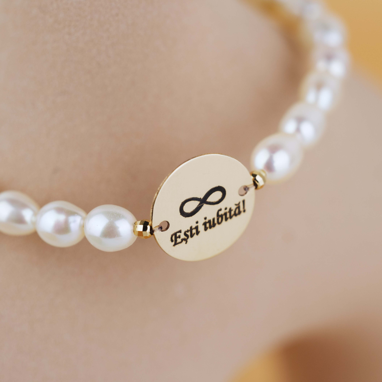 Bratara din perle naturale de cultura si banut 12mm Aur 14K 'Esti iubita!' [2]