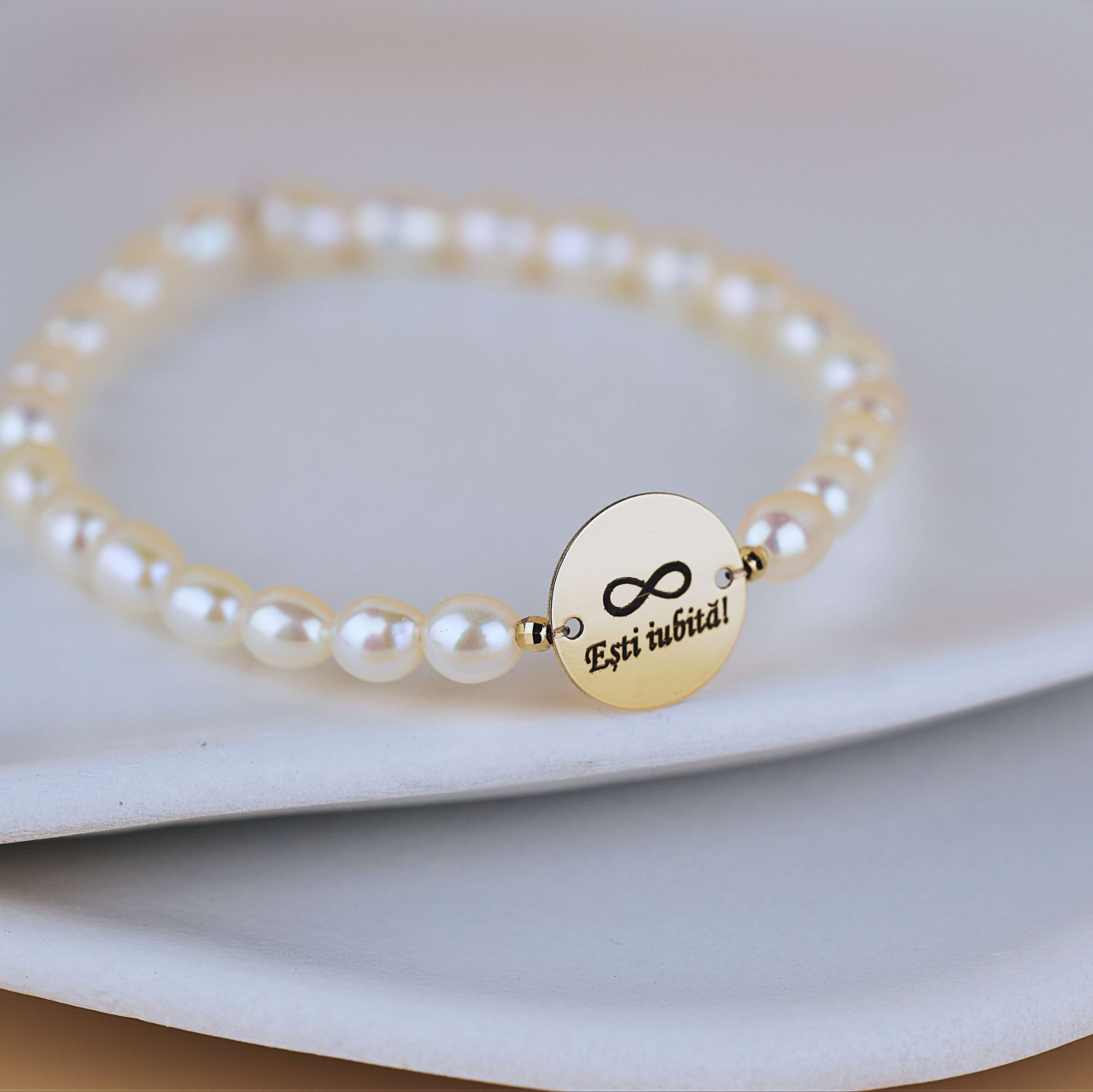 Bratara din perle naturale de cultura si banut 12mm Aur 14K 'Esti iubita!' [3]
