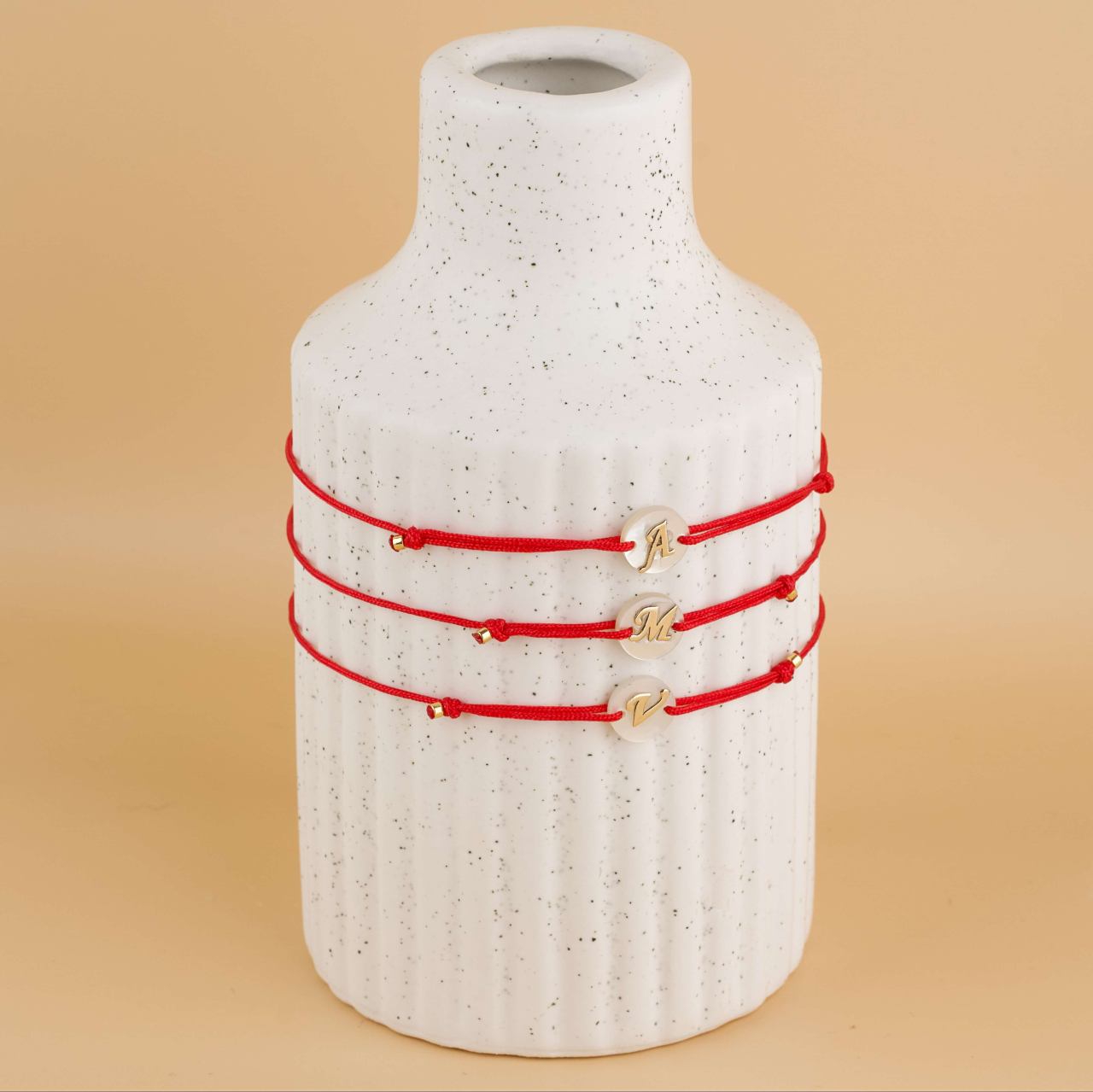 Bratara snur si banut din Sidef cu Initiala din Aur 14K [2]