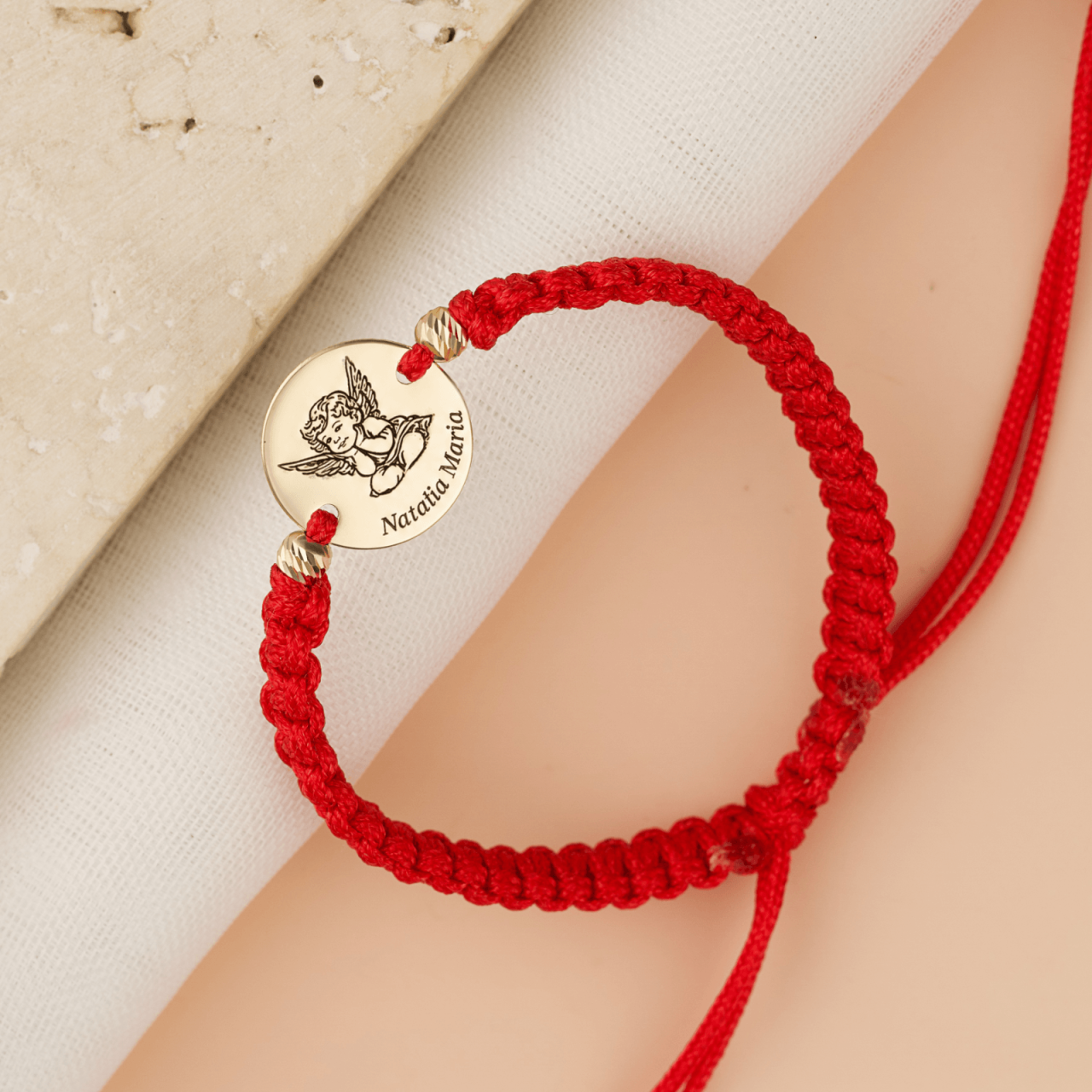 Bratara cu Snur si Banut din Aur 14K cu Ingeras Gravat si Nume Personalizat – Cadou de Botez [2]