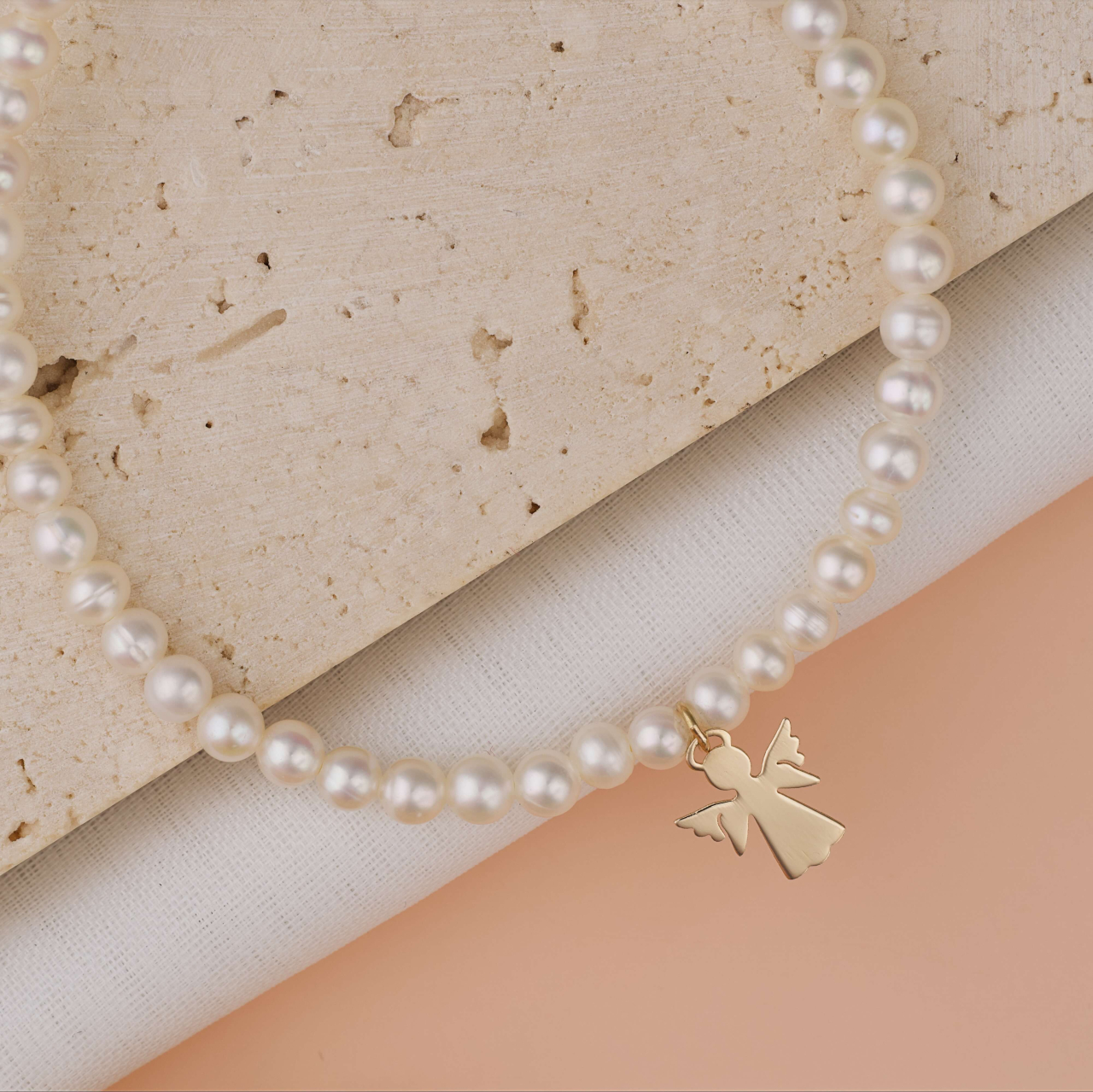 Bratara din perle de cultura AAA+ si pandantiv / charm Ingeras din Aur 14K [2]