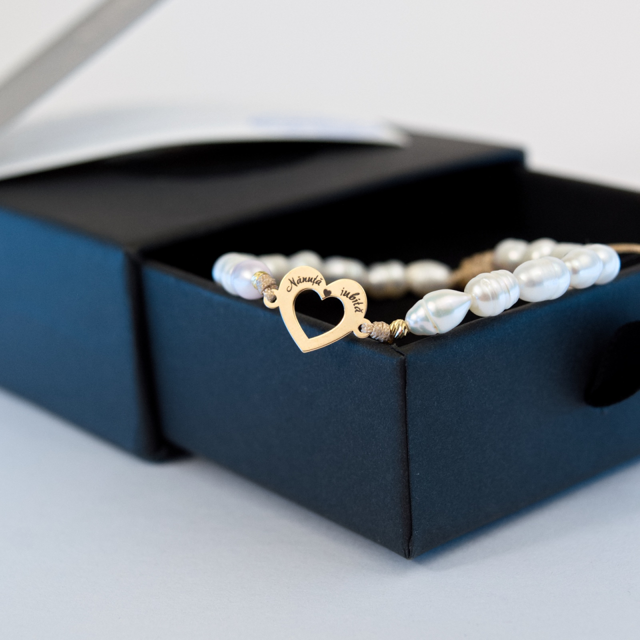 Bratara din perle de cultura si inima din aur 14K, bilute aur 2.5 mm - 'Nănuță Iubită' [2]