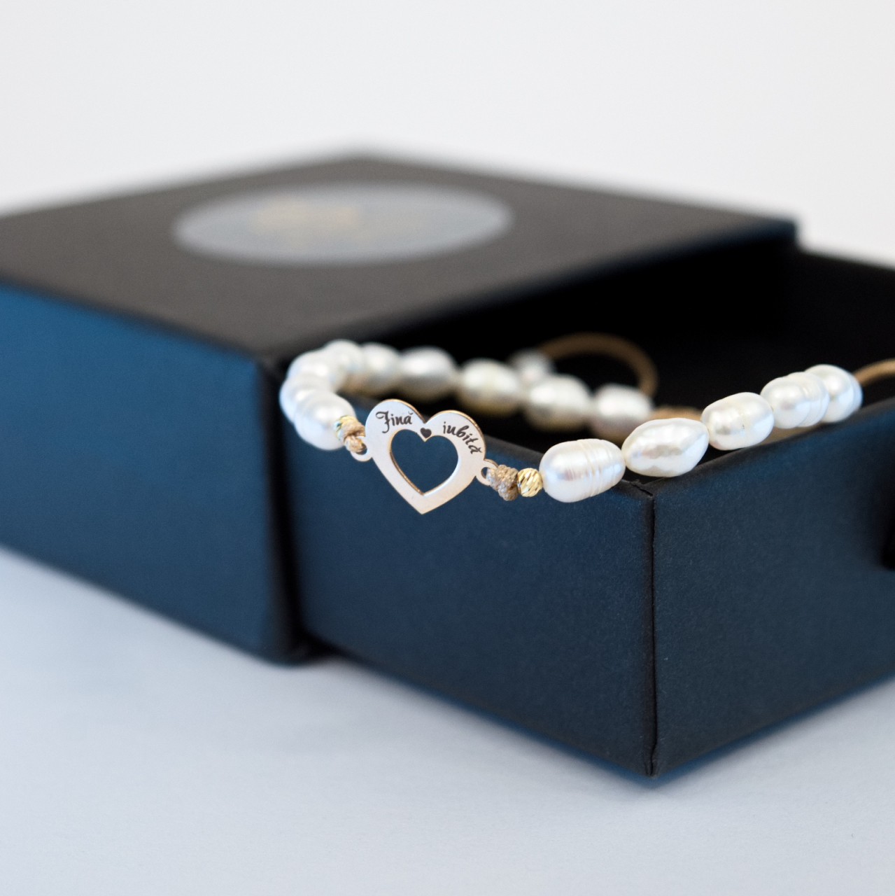 Bratara din perle de cultura si inima din aur 14K, bilute aur 2.5 mm - 'Fină Iubită' [3]