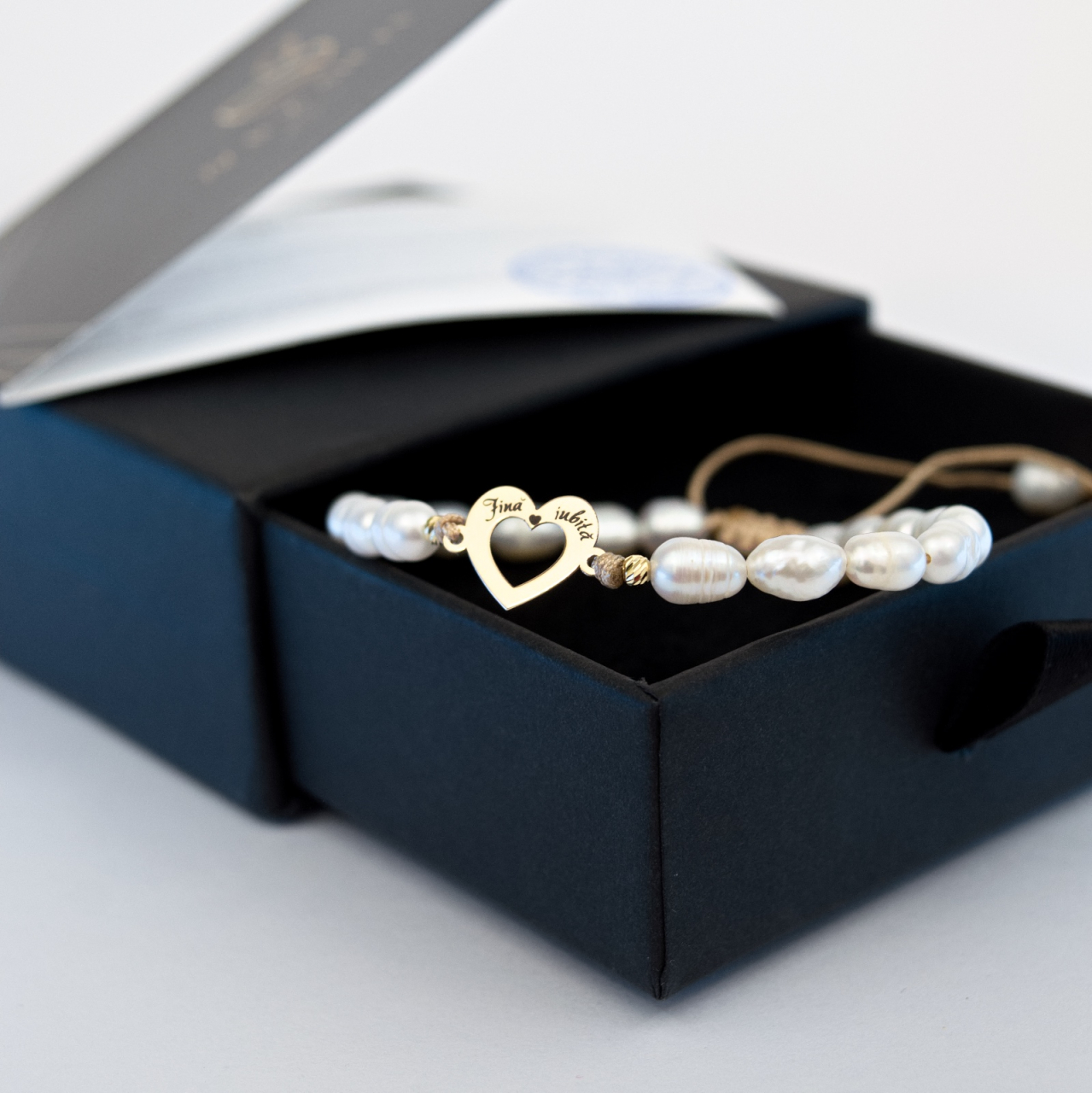 Bratara din perle de cultura si inima din aur 14K, bilute aur 2.5 mm - 'Fină Iubită' [5]