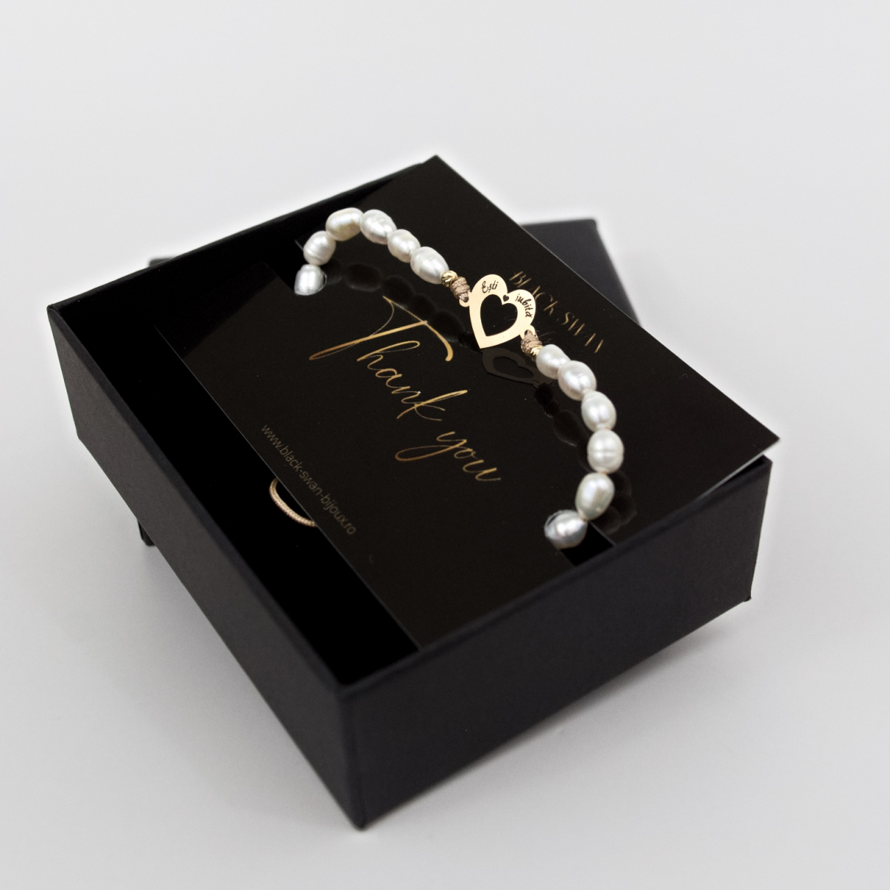 Bratara din perle naturale si inima din aur 14K, bilute aur 2.5 mm - Mesaj gravat  'Esti iubita!' [5]