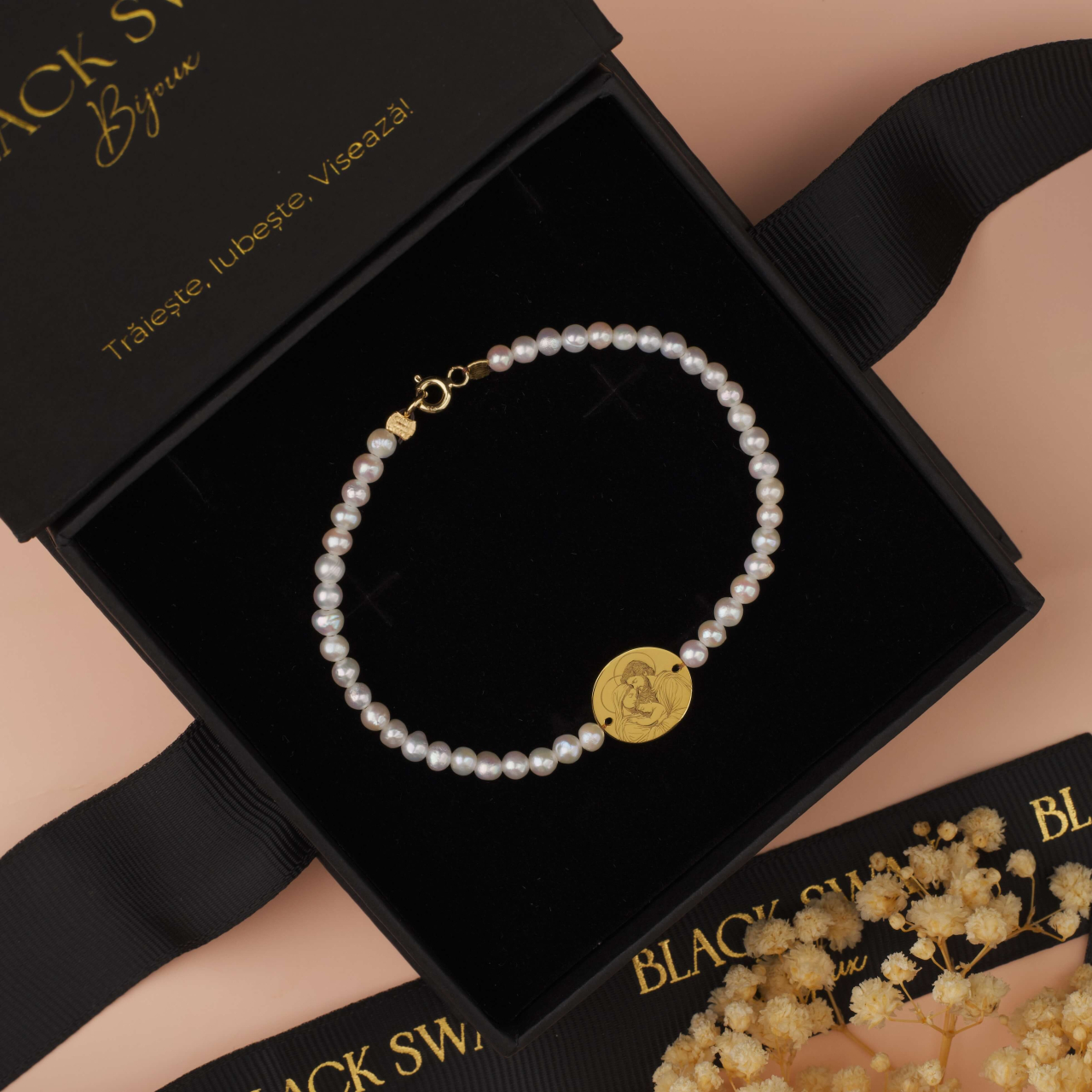 Bratara din perle si banut 18 mm gravat icoana Sfanta Familie din Argint 925 / Argint placat cu Aur 18K [5]