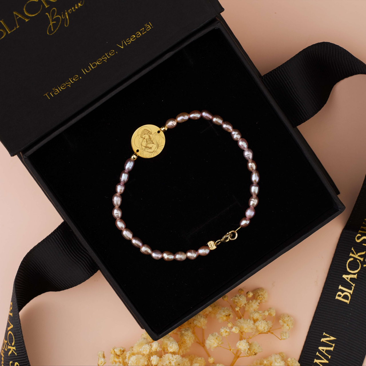 Bratara din perle roz si banut 18 mm gravat icoana Sfanta Familie din Argint 925 / Argint placat cu Aur 18K [3]