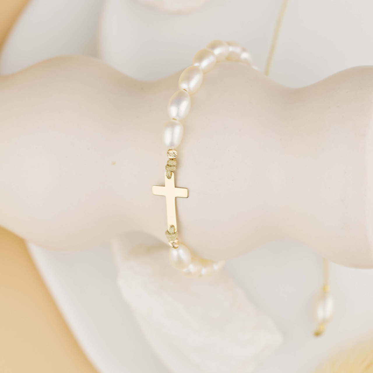 Bratara perle naturale si cruciulita din aur 14K [4]