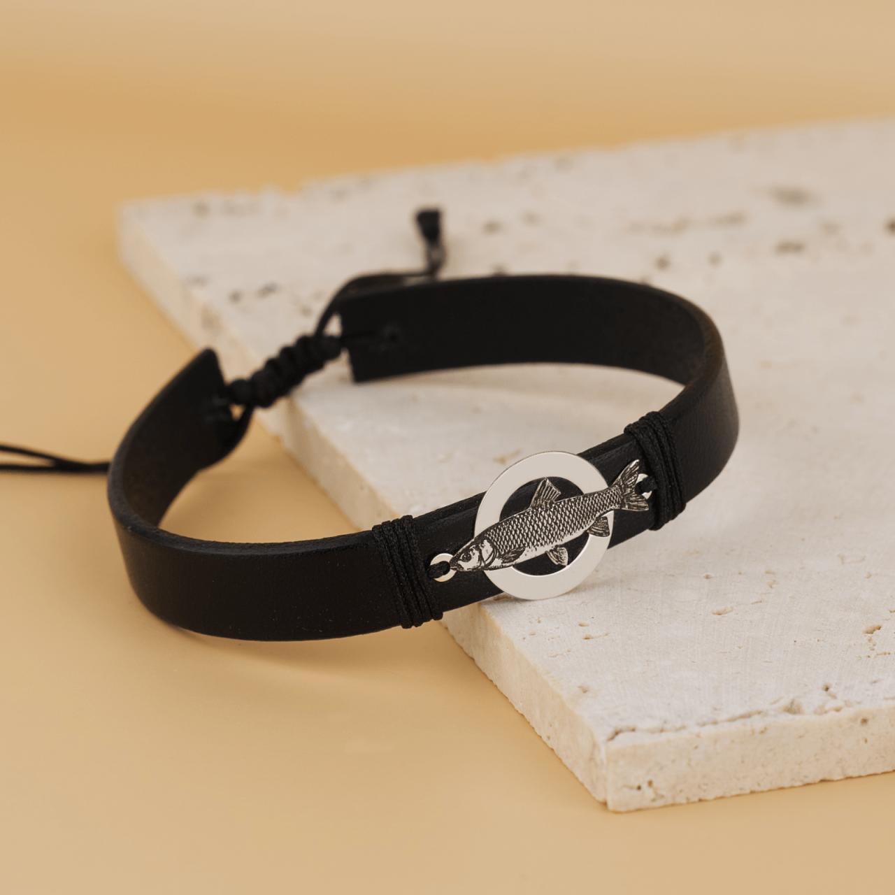 Bratara piele barbati cu banut Argint si Crap Ten Gravat - Cadou Pescari [3]