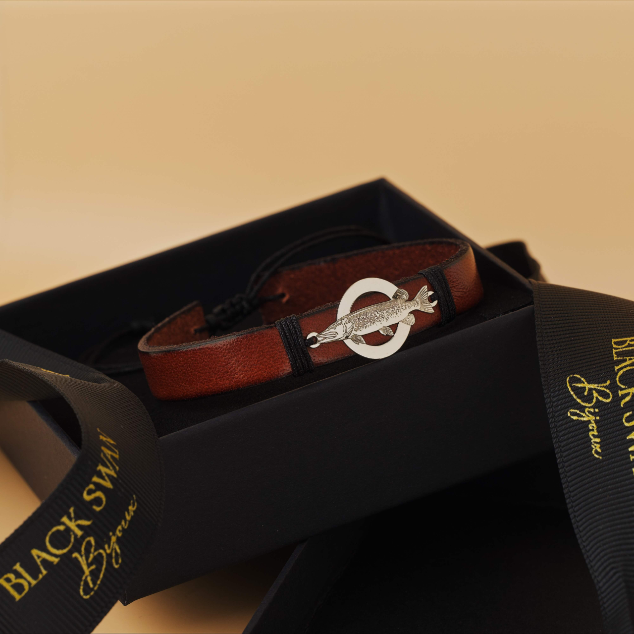 Bratara piele barbati cu banut Argint si Stiuca Gravata - Cadou Pescari Spining [6]