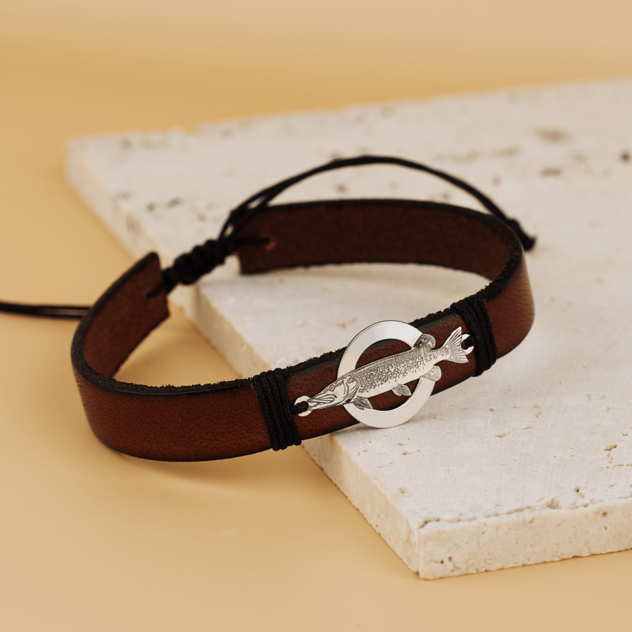 Bratara piele barbati cu banut Argint si Stiuca Gravata - Cadou Pescari Spining [5]