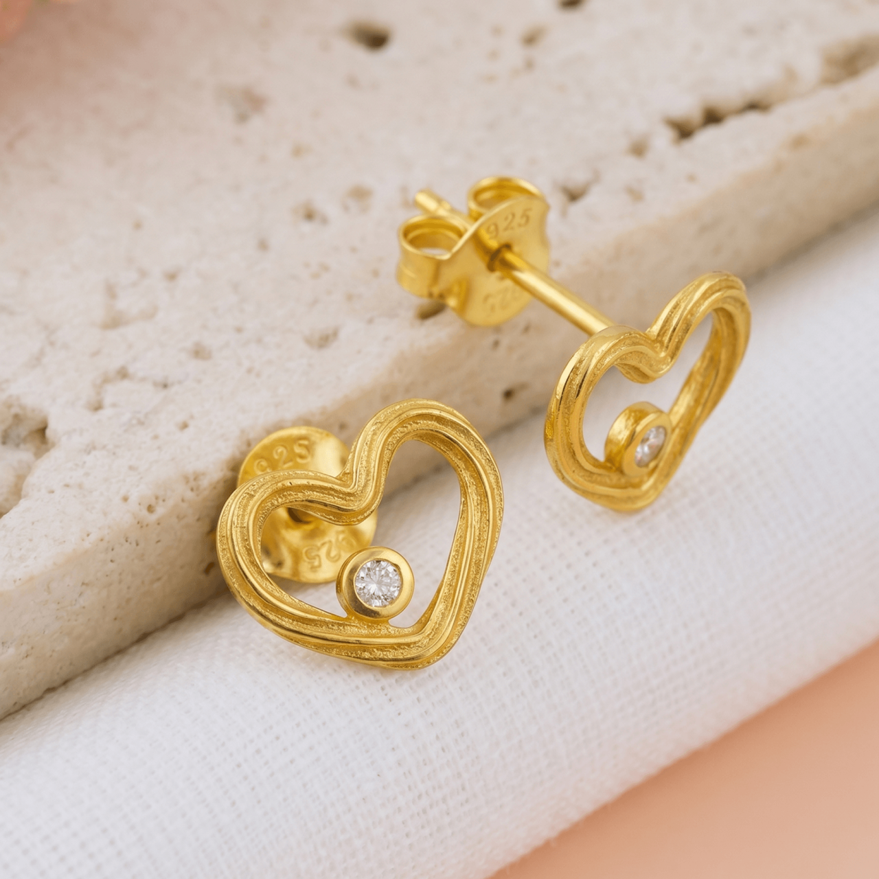 Cercei Inima cu Diamant Natural — Argint 925, Placat cu Aur 24K [4]