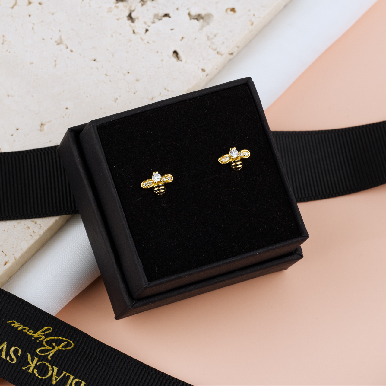 Cercei Premium Albinuta din Argint 925 Placat cu Aur 24K — Cheita cu Protectie Ureche [3]