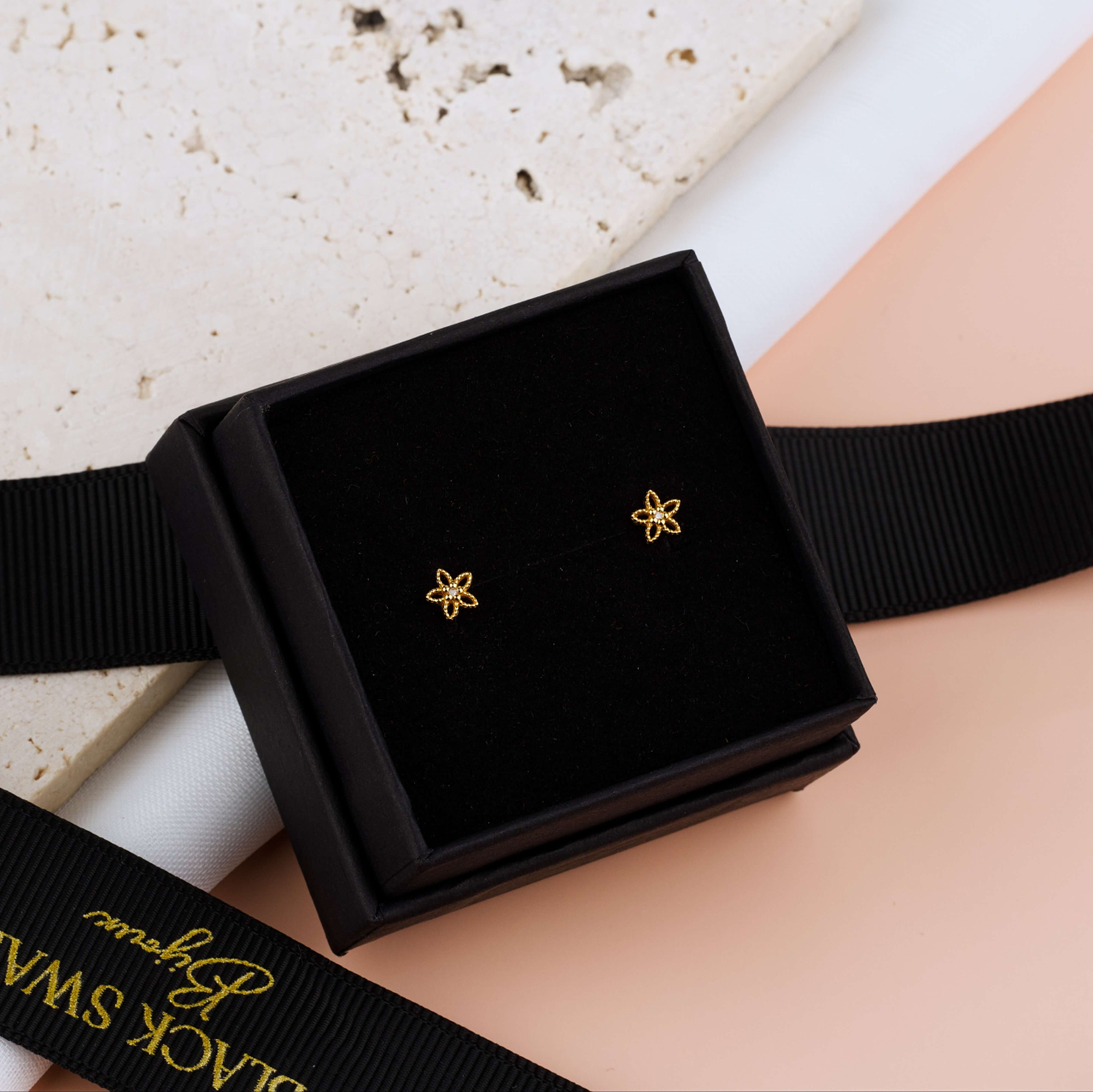 Cercei Floare cu Diamant Natural — Argint 925, Placat cu Aur 24K [2]