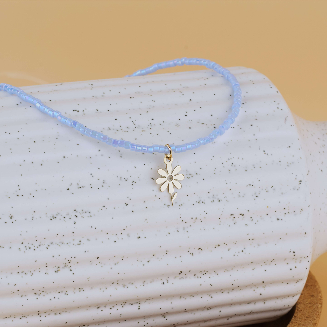 Chocker colorat cu margele Miyuki Blue si pandantiv stilizat jucaus Daisy / Margareta din Aur 14K [3]