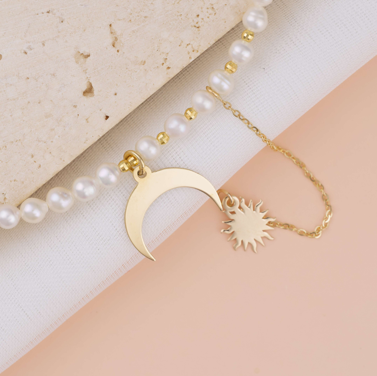 Colier perle albe de cultura si pandantive din Aur 14K Soarele si Luna - Perle 4 mm AAA+ [2]