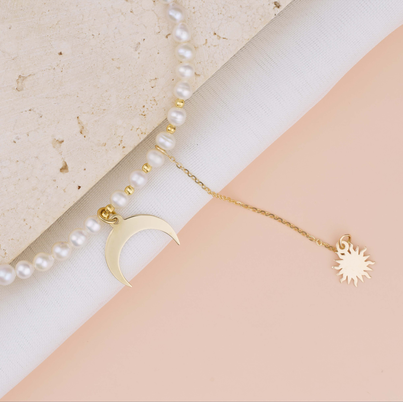 Colier perle albe de cultura si pandantive din Aur 14K Soarele si Luna - Perle 4 mm AAA+ [3]