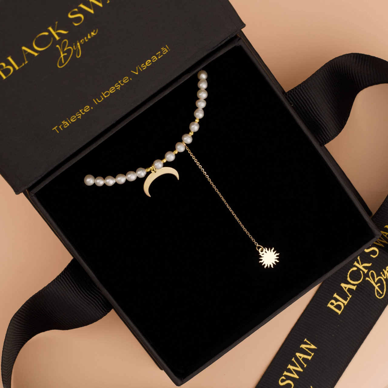 Colier perle albe de cultura si pandantive din Aur 14K Soarele si Luna - Perle 4 mm AAA+ [5]