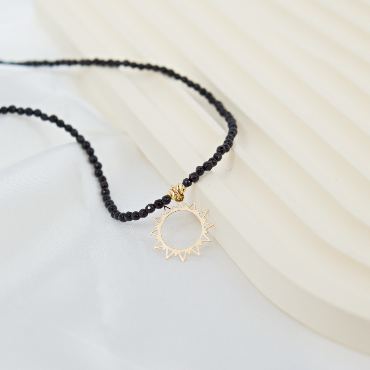 Colier cu pandantiv din aur 14 K 'Soare' - cristale negre si bilute din aur 2.5mm [2]