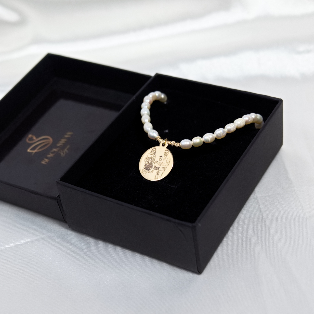 Colier perle naturale cu medalion din aur 14K personalizat cu poza [7]