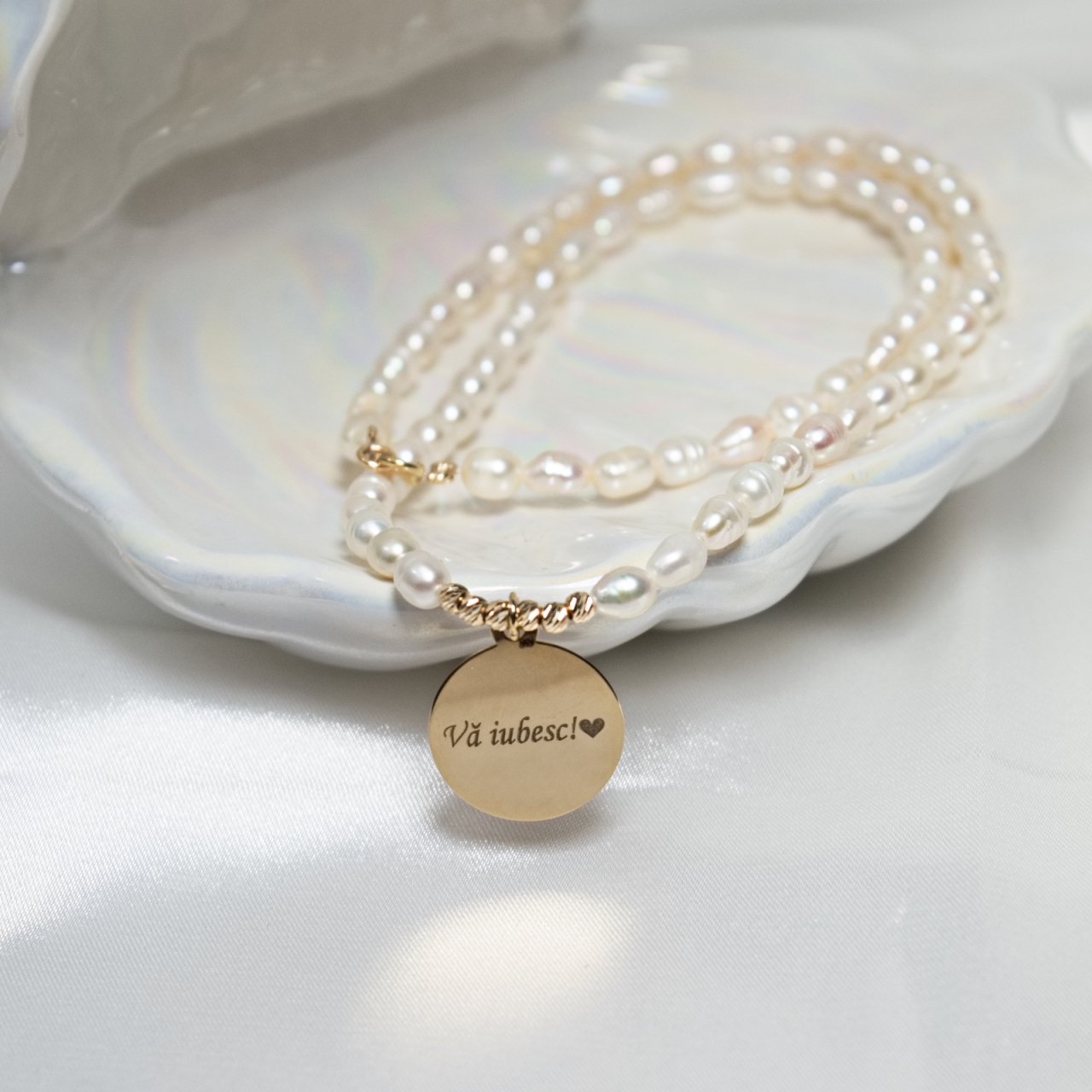 Colier perle naturale cu medalion din aur 14K personalizat cu poza [4]