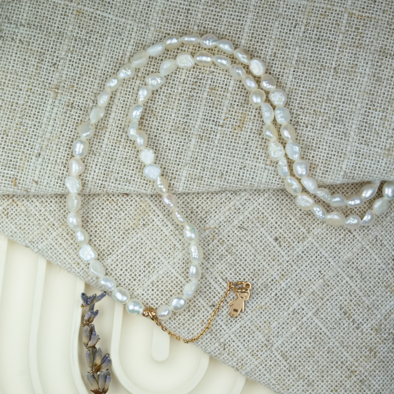 Colier perle mici cu extensie de lantisor aur si pandantiv baietel / fetita Aur 14K [2]
