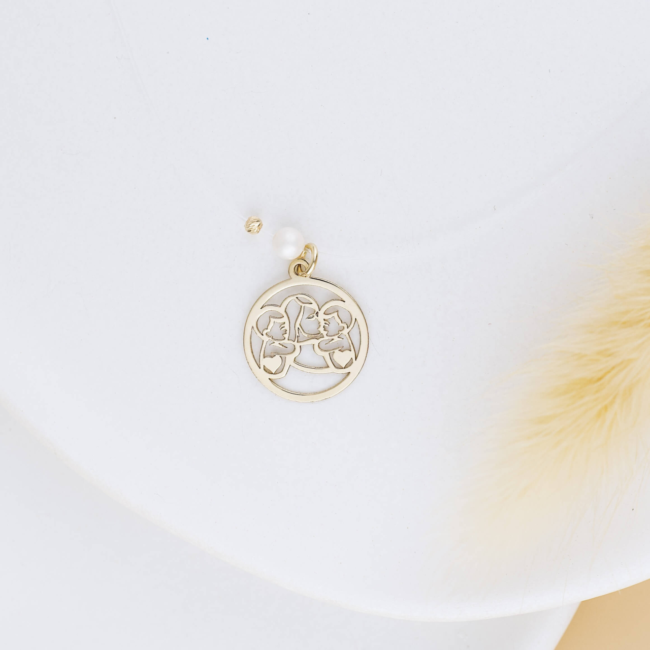 Colier fir transparent si pandantiv din aur 14K 'Mama si copiii' [3]