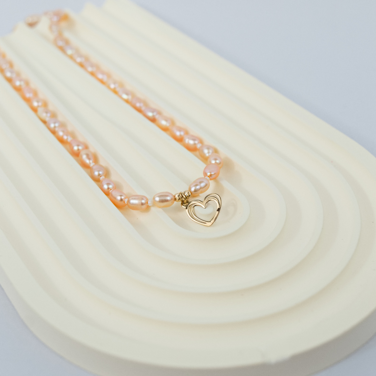 Colier din perle naturale 'peach colour' si pandantiv inima din aur 14K [2]