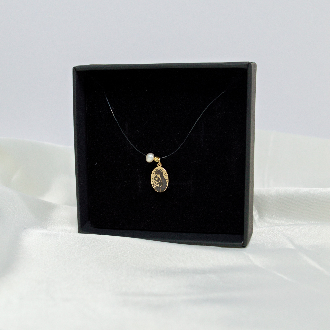 Colier cu Iconița Fecioara Maria din aur 14k si 4 bile de 2 mm pe fir transparent [5]