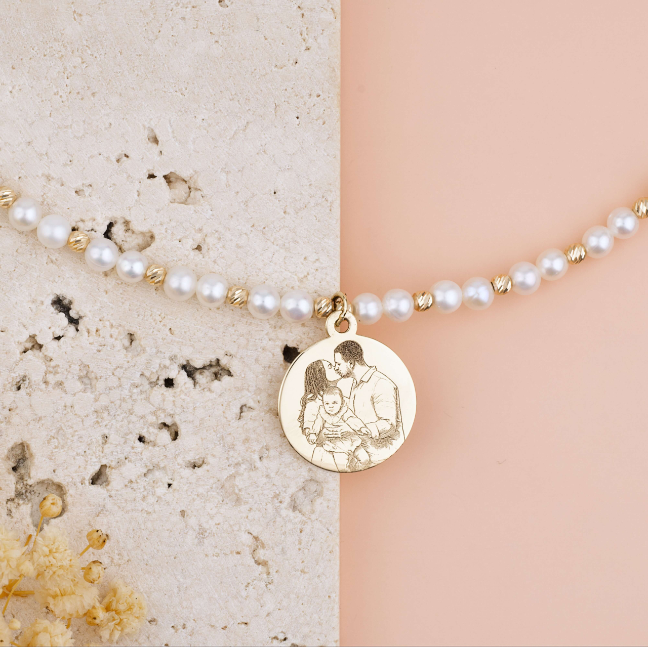 Colier perle naturale cu medalion din aur 14K personalizat cu poza [3]