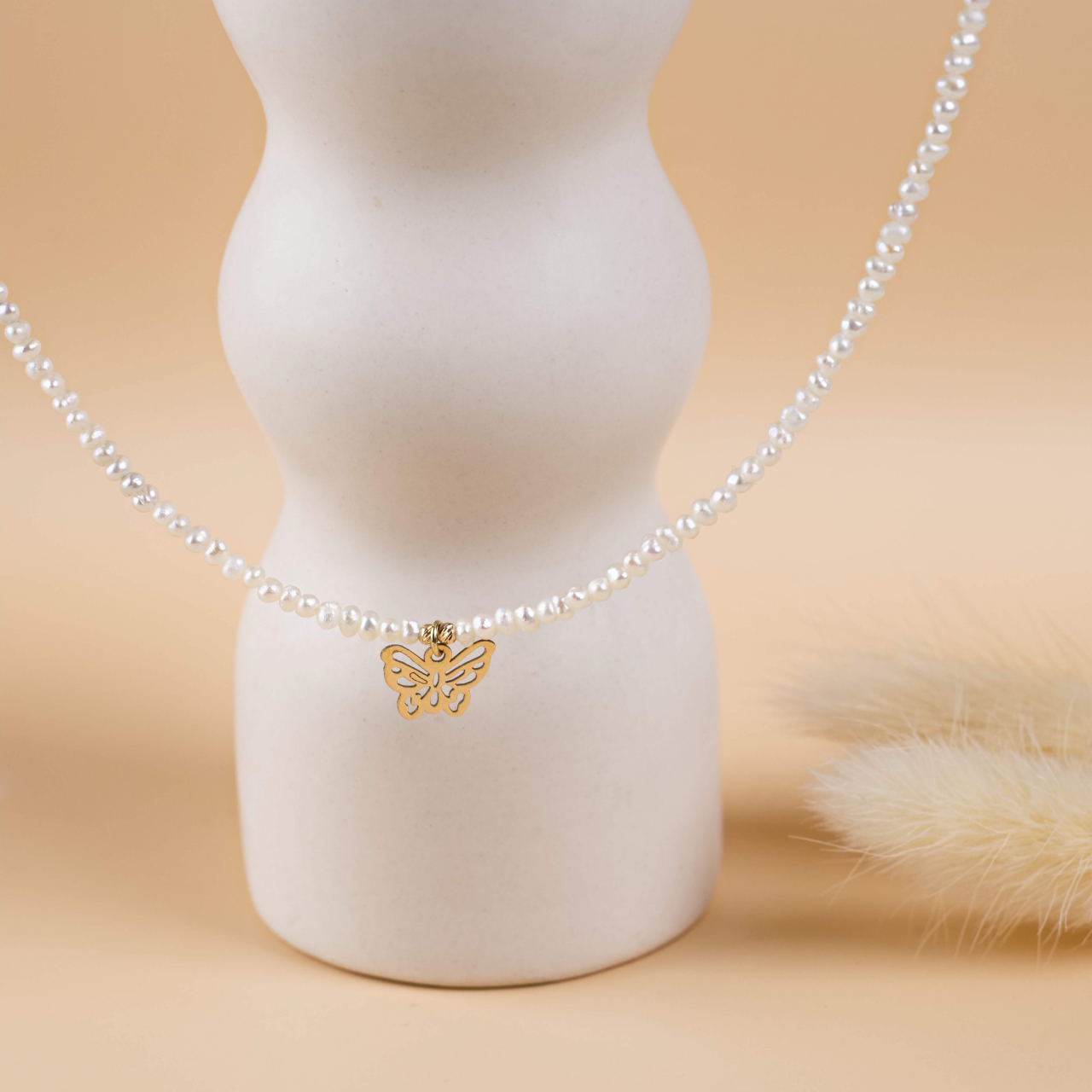 Colier cu perle mici naturale si pandantiv din aur 14K Fluture [2]