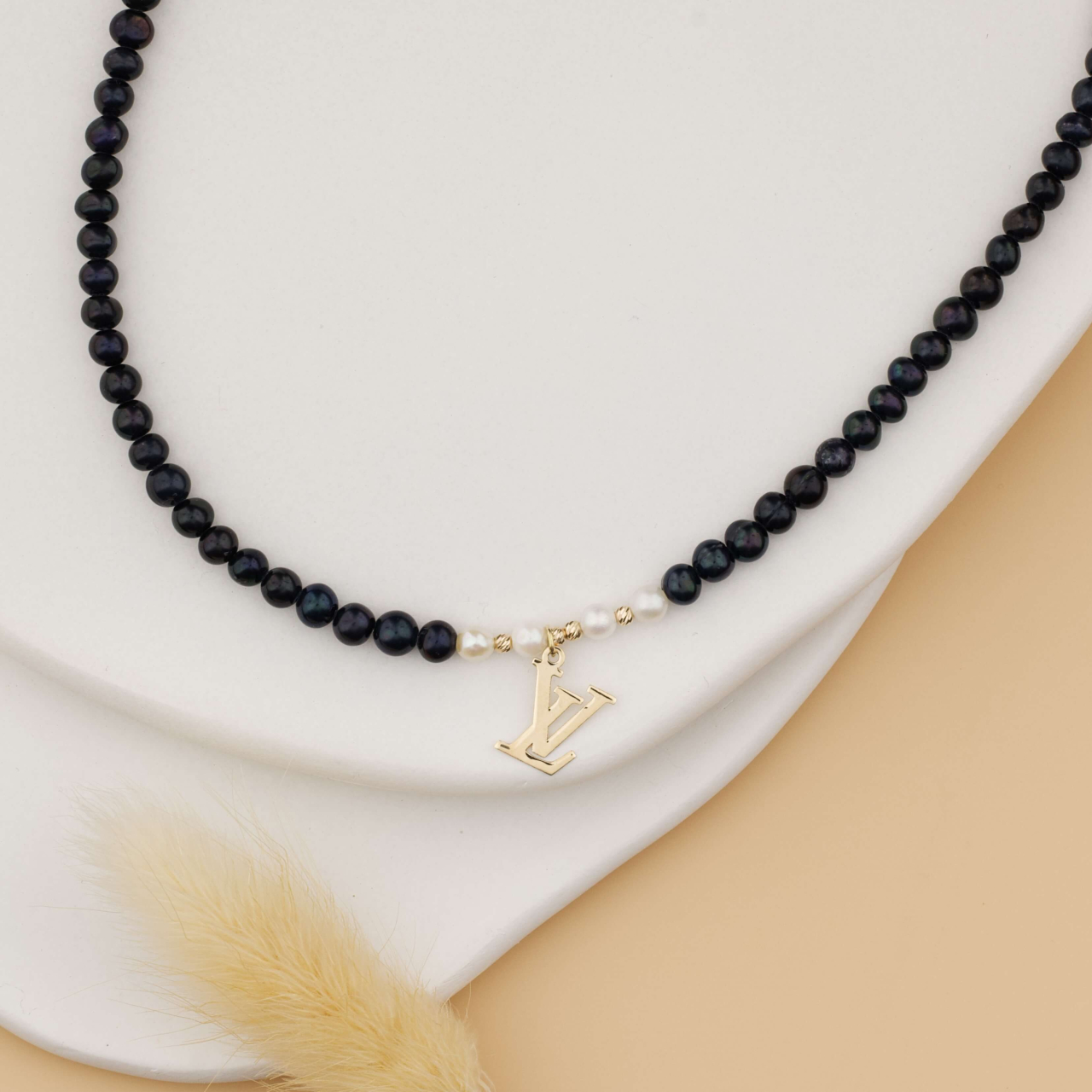 Colier perle negre LV cu bilute striate din Aur 14K [4]