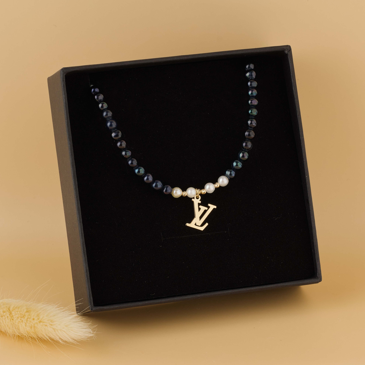 Colier perle negre LV cu bilute striate din Aur 14K [3]