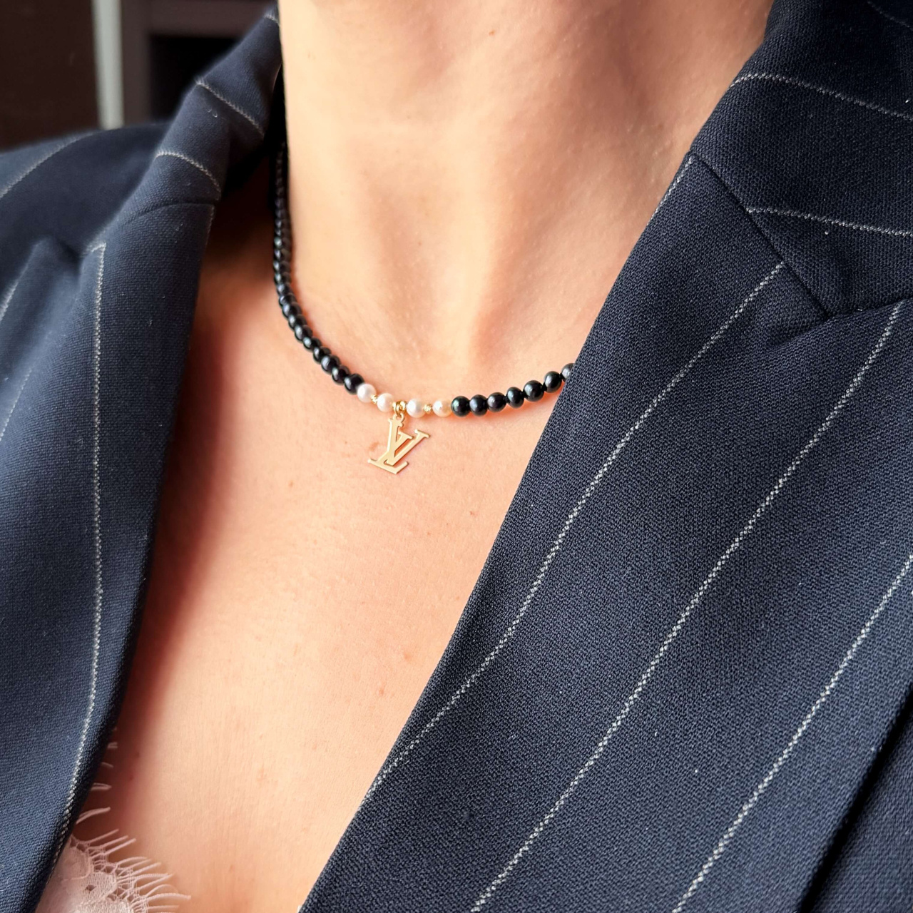 Colier perle negre LV cu bilute striate din Aur 14K [7]