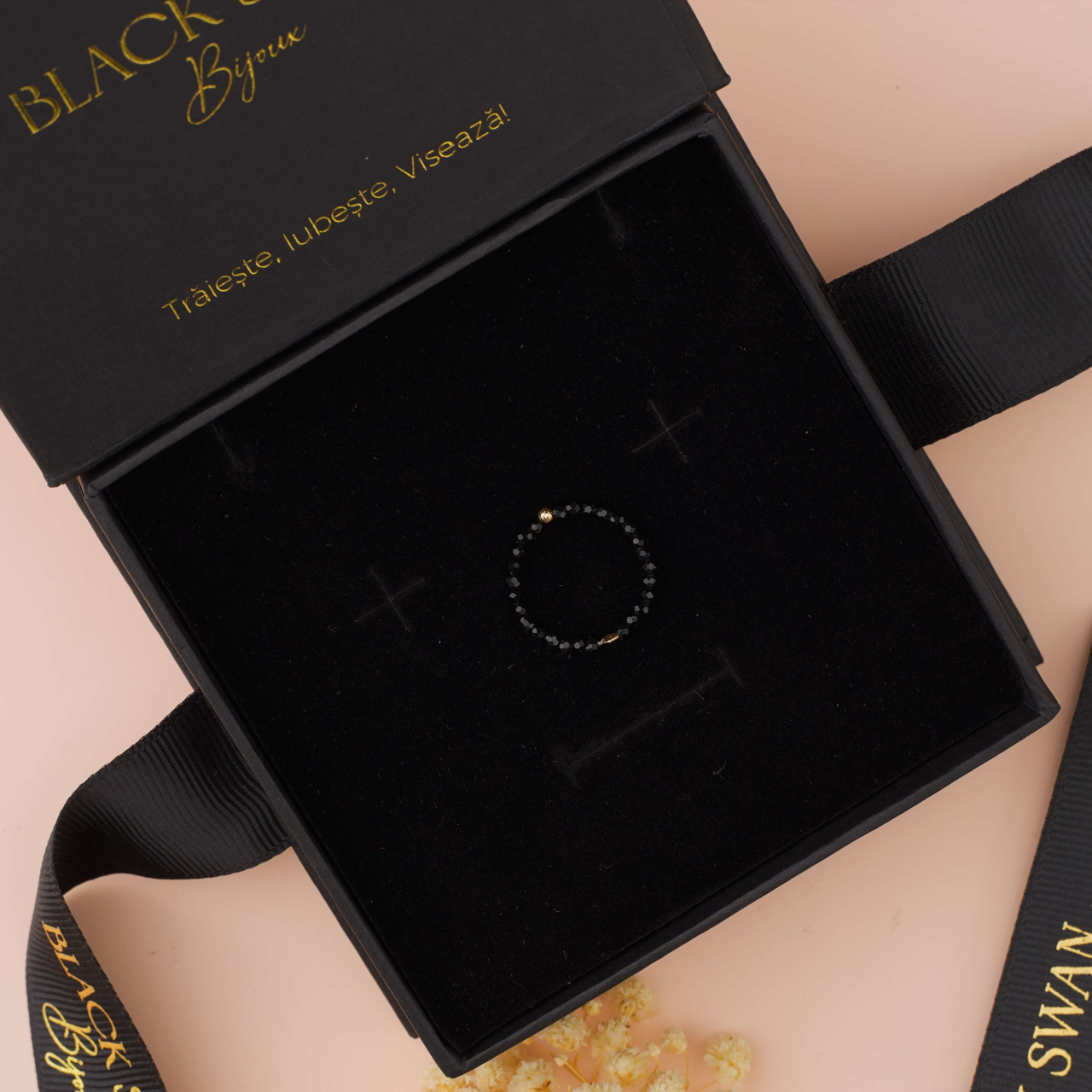 Inel din Cristale negre fatetate si 1 Biluta din Aur 14K striata 2 mm [3]