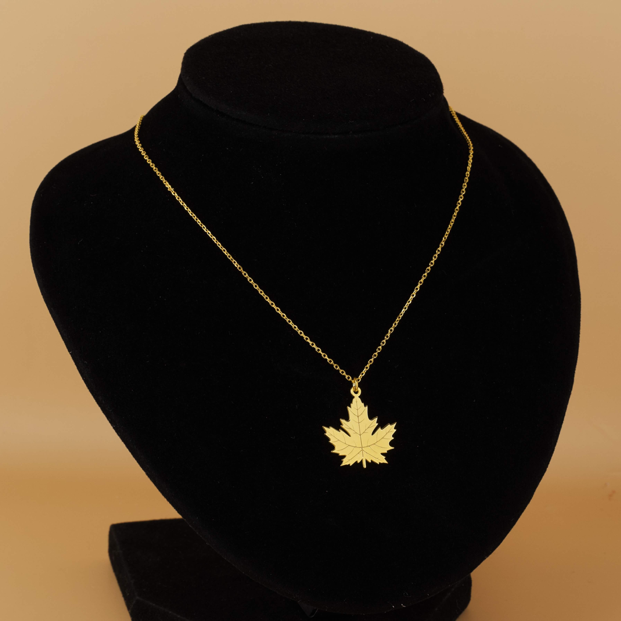 Lantisor din Argint 925 placat cu Aur 18K si pandantiv Frunza de Artar [2]