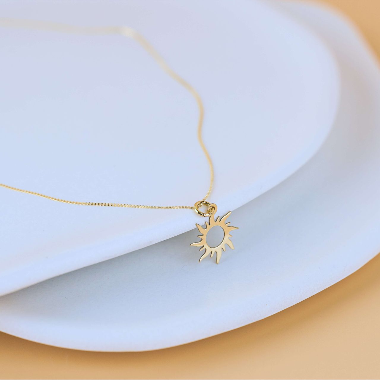 Lantisor din Aur ultra fin si pandantiv din Soare Aur 14K [3]