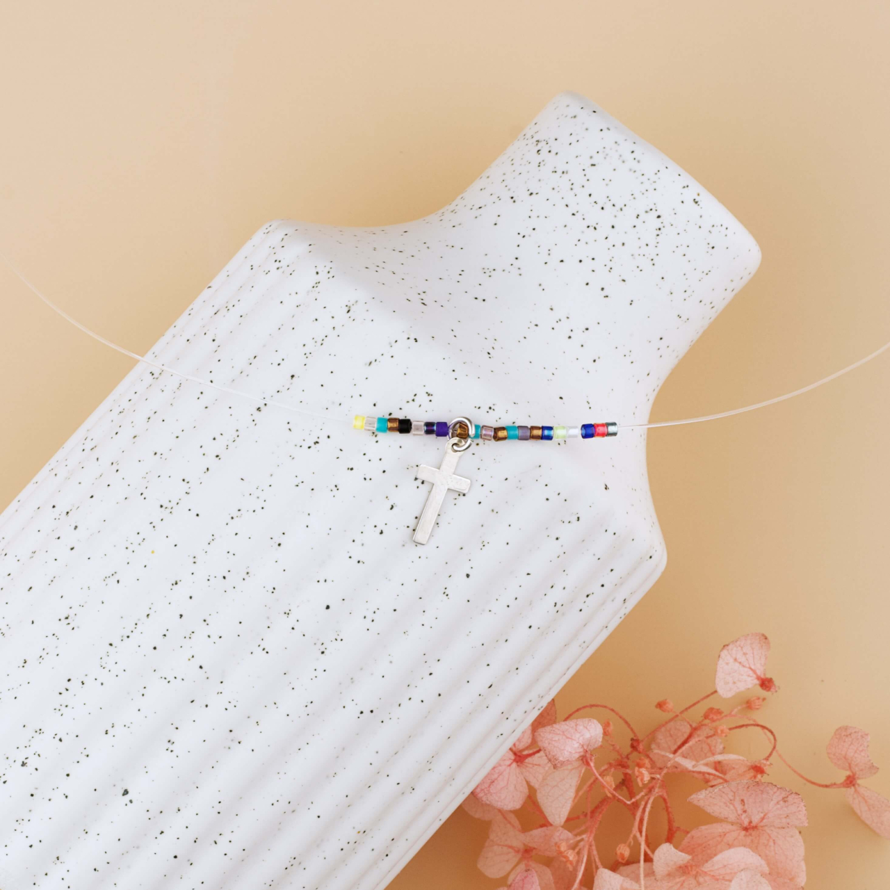 Choker / Lantisor fir transparent din guta cu pandantiv Cruciulita si MIYUKI colorate / sidef [3]