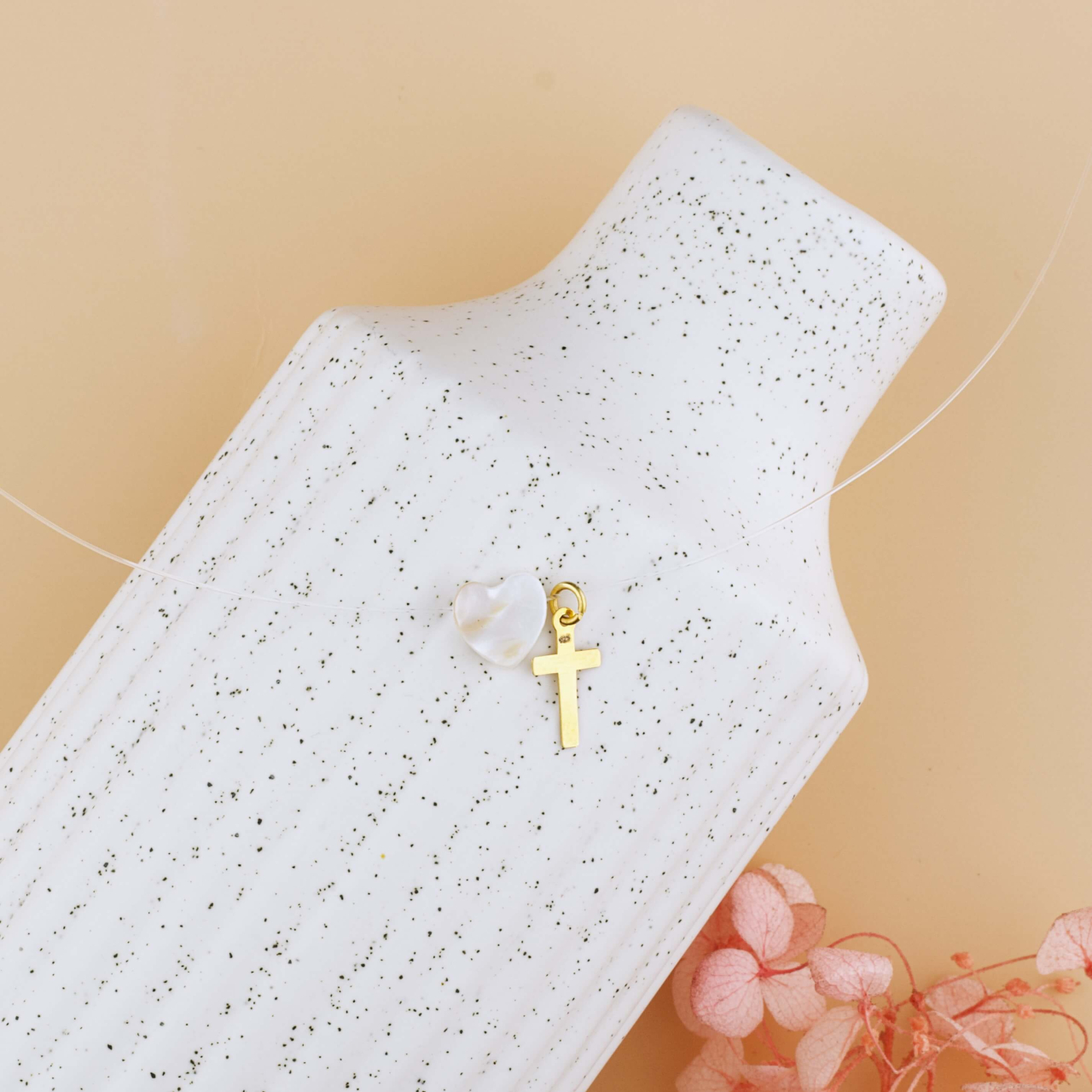 Choker / Lantisor fir transparent din guta cu pandantiv Cruciulita si MIYUKI colorate / sidef [4]