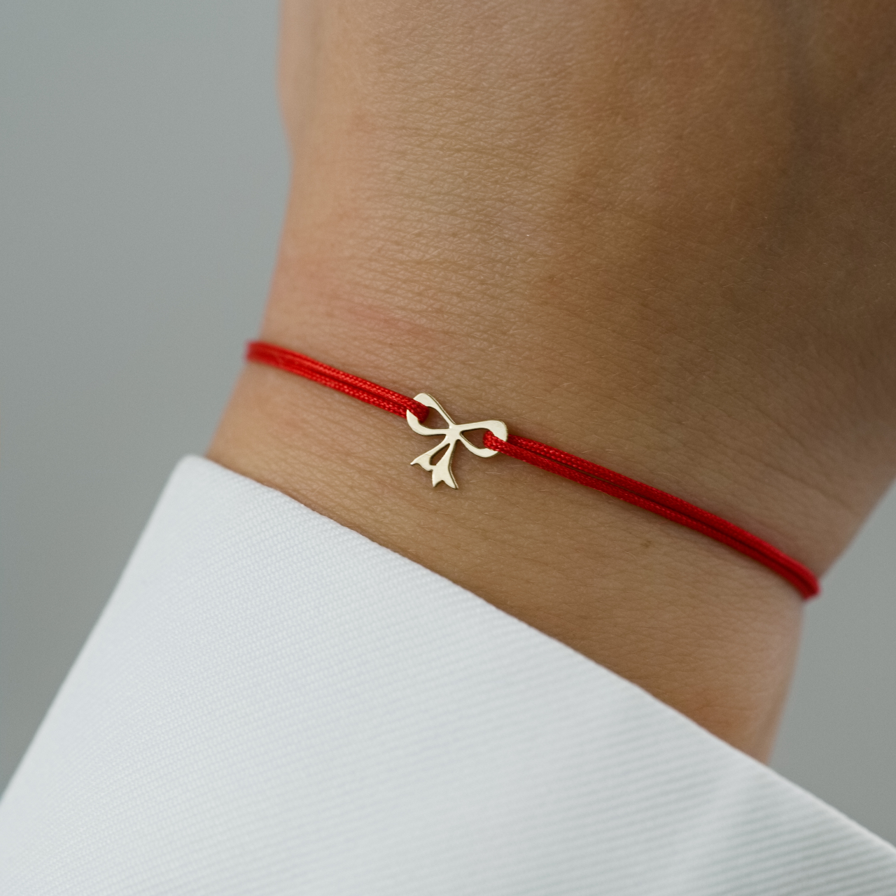 Martisor bratara cu snur Fundita din aur 14K [2]