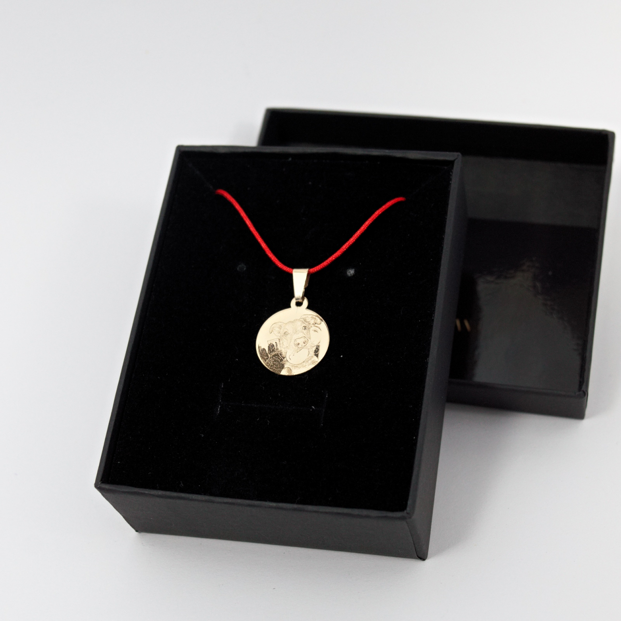 Pandantiv banut din aur 14K cu fotogravura si prindere cu anou -27 mm [4]